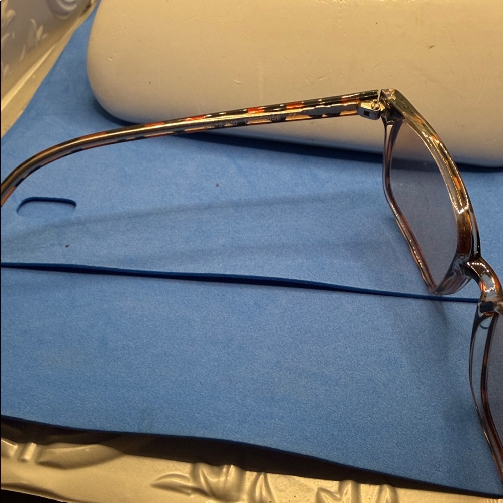 Tortoise Shell Rectangular Glasses - image 6